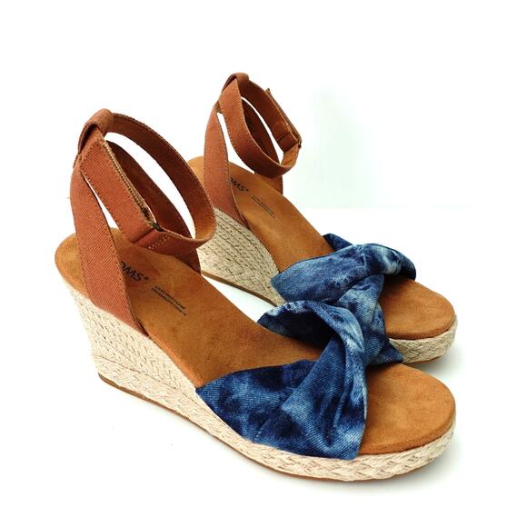 Toms Tan Blue Tie Dye Wedge Heel Espadrille Ankle Strap Open Toe Sandals Size 9 - Picture 1 of 7